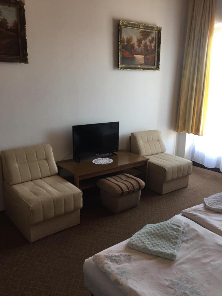 Ilona Panzio Otel Balatonlelle Dış mekan fotoğraf